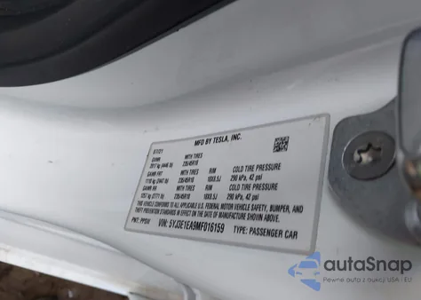 2021 Tesla Model 3 Standard Range Plus Rear-Wheel Drive z USA, uszkodzony, nr VIN 5YJ3E1EA9MF016159